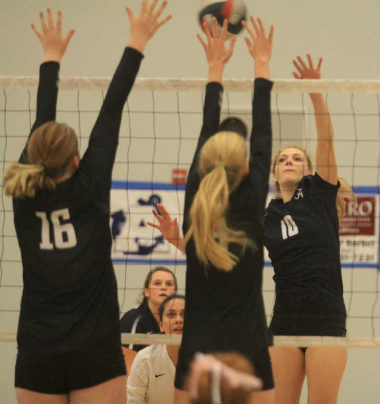 Local Roundup, 10/28: Aptos girl’s volleyball wins share of 5th straight league title