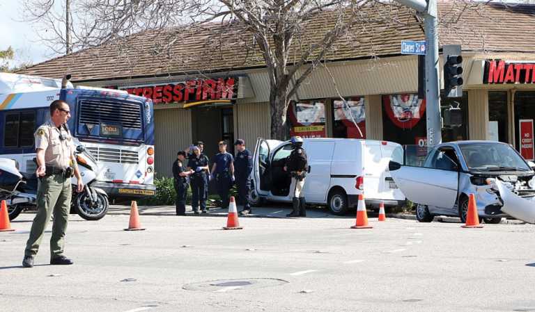 Victim ID'd in three-vehicle crash involving Metro bus