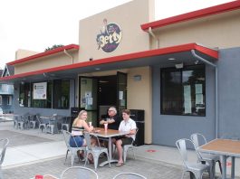 New eateries settle into Aptos Village