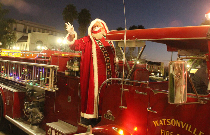 Watsonville tree lighting