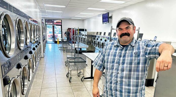 robert ruiz laundry room east lake village shopping center