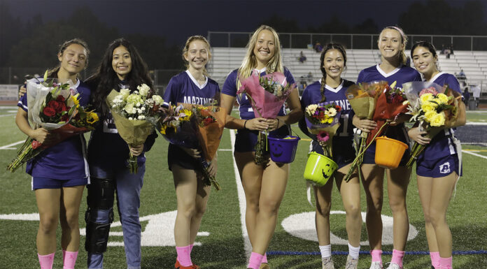 Mariners crush Salinas on Senior Night | Girls flag football