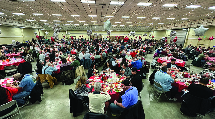 Snatch up your Crab Feed tickets, before they’re gone