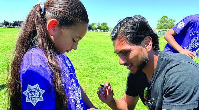 Walmer Martinez visits Freedom Elementary