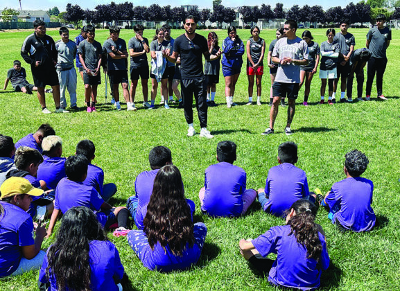 Walmer Martinez visits Freedom Elementary