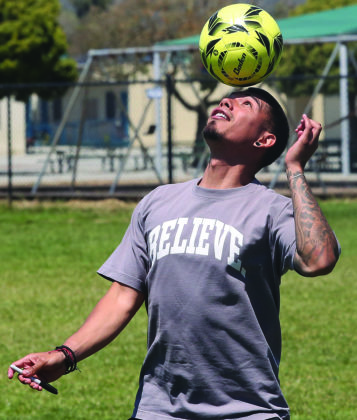 Walmer Martinez visits Freedom Elementary