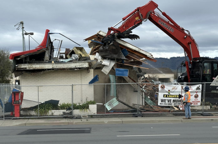 New starbucks (tear down